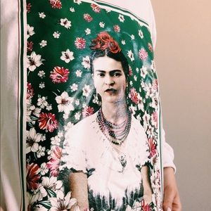never worn Frida Kahlo sweatshirt